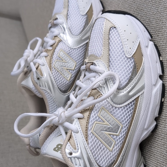 NWB - New Balance 530 Athletic Shoe Unisex - Picture 3 of 15